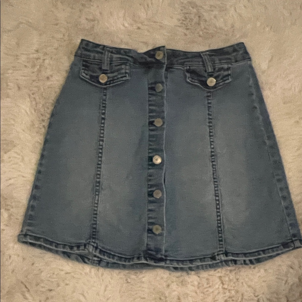 Hot Kiss Button-Front Denim Skirt